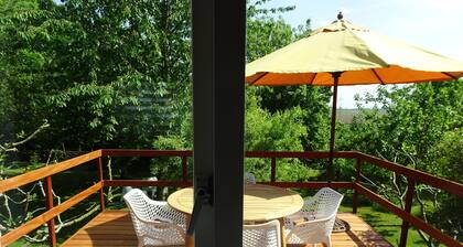 Studio Wijtvliet ~ Holiday home in a rural location surrounded by greenery ~