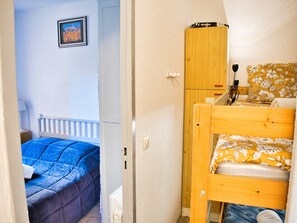 2 Schlafzimmer, Bügeleisen/Bügelbrett, Bettwäsche