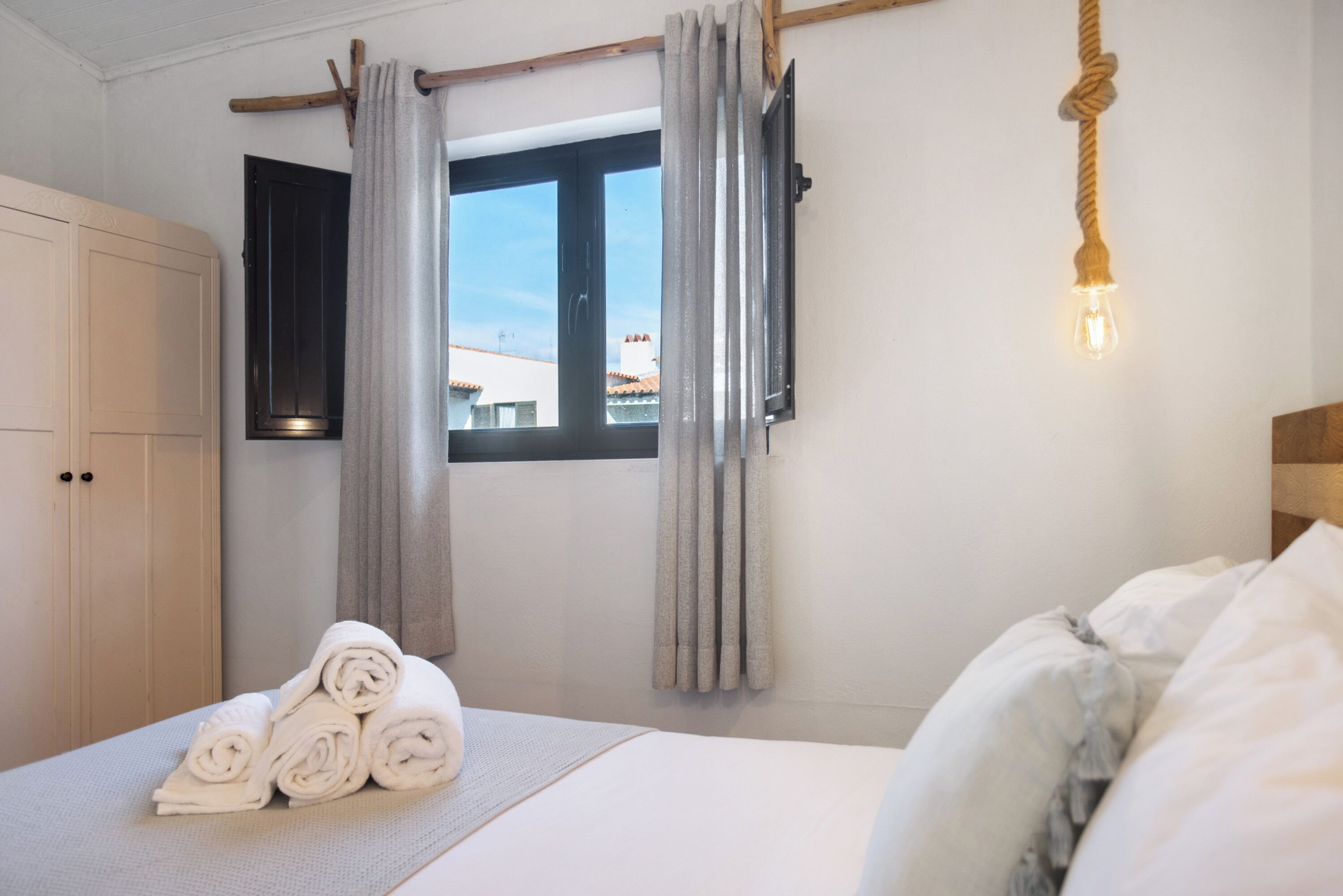 3 soverom, wi-fi (inkludert) og sengetøy