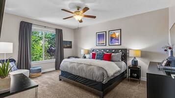 Family House, Mountain View | 4 bedrooms, iron/ironing board, WiFi (free)