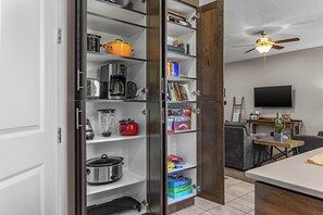 Family House, Mountain View | Private kitchen