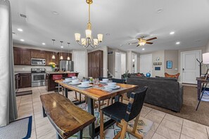 Family House, Mountain View | Dining room - Entrada at Moab 624 (Moab)