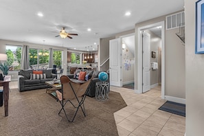Family House, Mountain View | Living area - Entrada at Moab 624 (Moab)