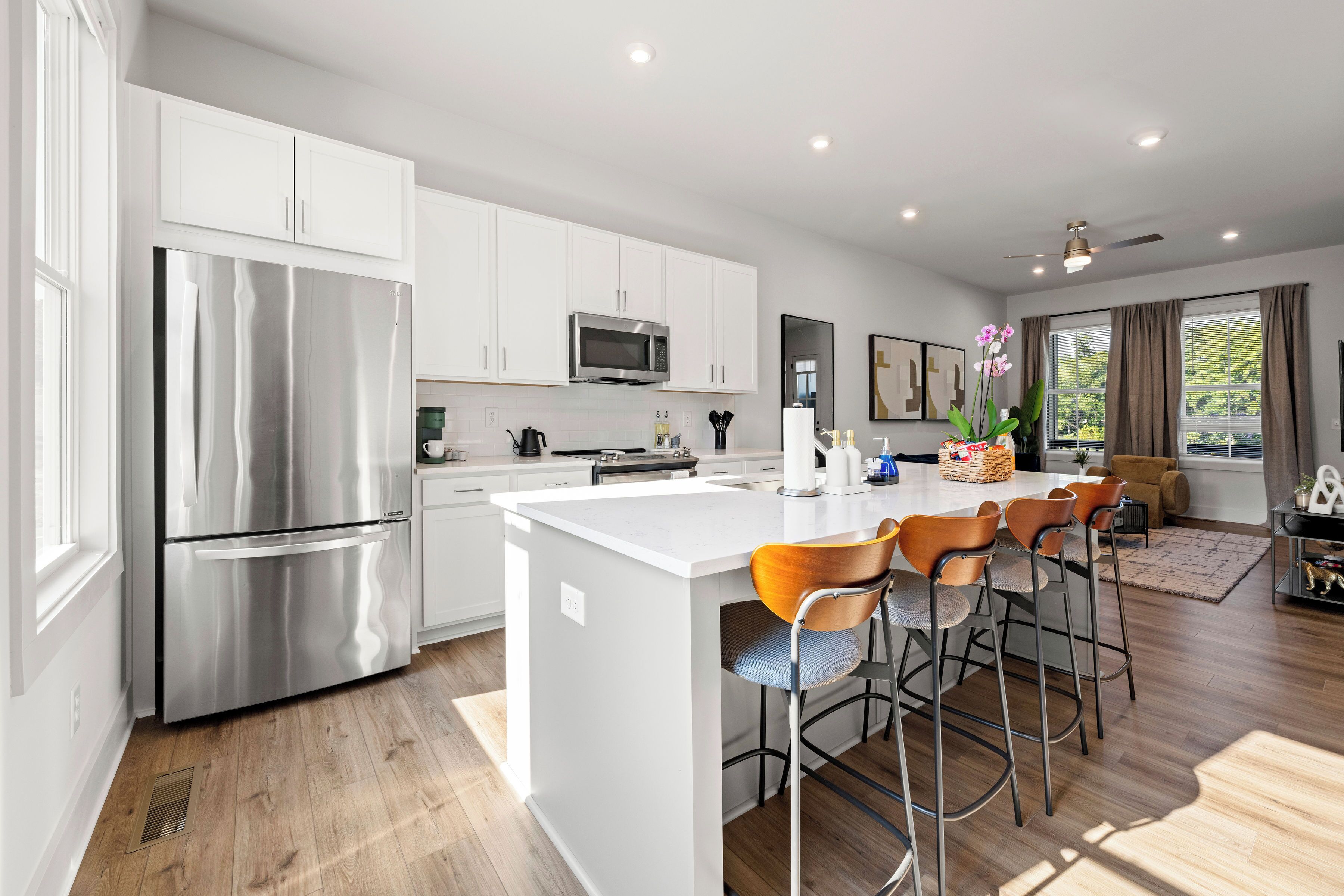 Microonde, forno, piano cottura, lavastoviglie