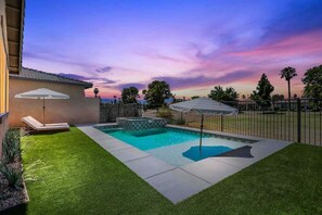 Pool - The Jeffrey: Golf. Pool. Its your world! (Indio)