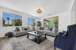TV, fireplace, offices
