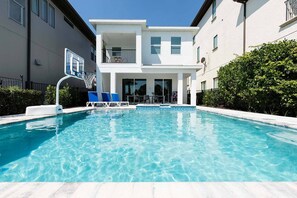Beheizter Pool