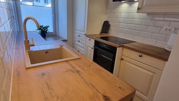 Kühlschrank, Ofen, Herdplatte, Geschirrspüler