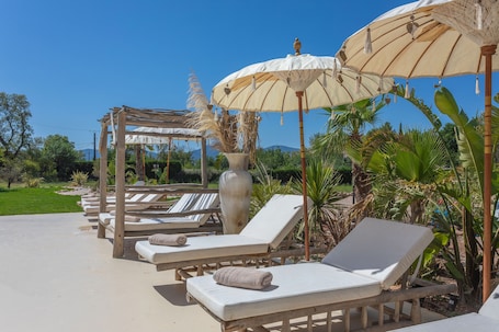 Terrace/patio. Holiday Home 'Domaine Montserrat' with Mountain View, Private Pool and Wi-Fi