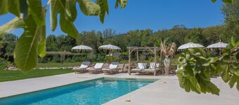 Holiday Home 'Le Mas Montserrat' with Mountain View, Wi-Fi and Air Conditioning