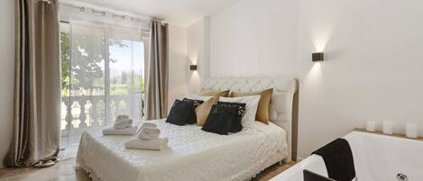 8 bedrooms, iron/ironing board, WiFi (free), bed sheets