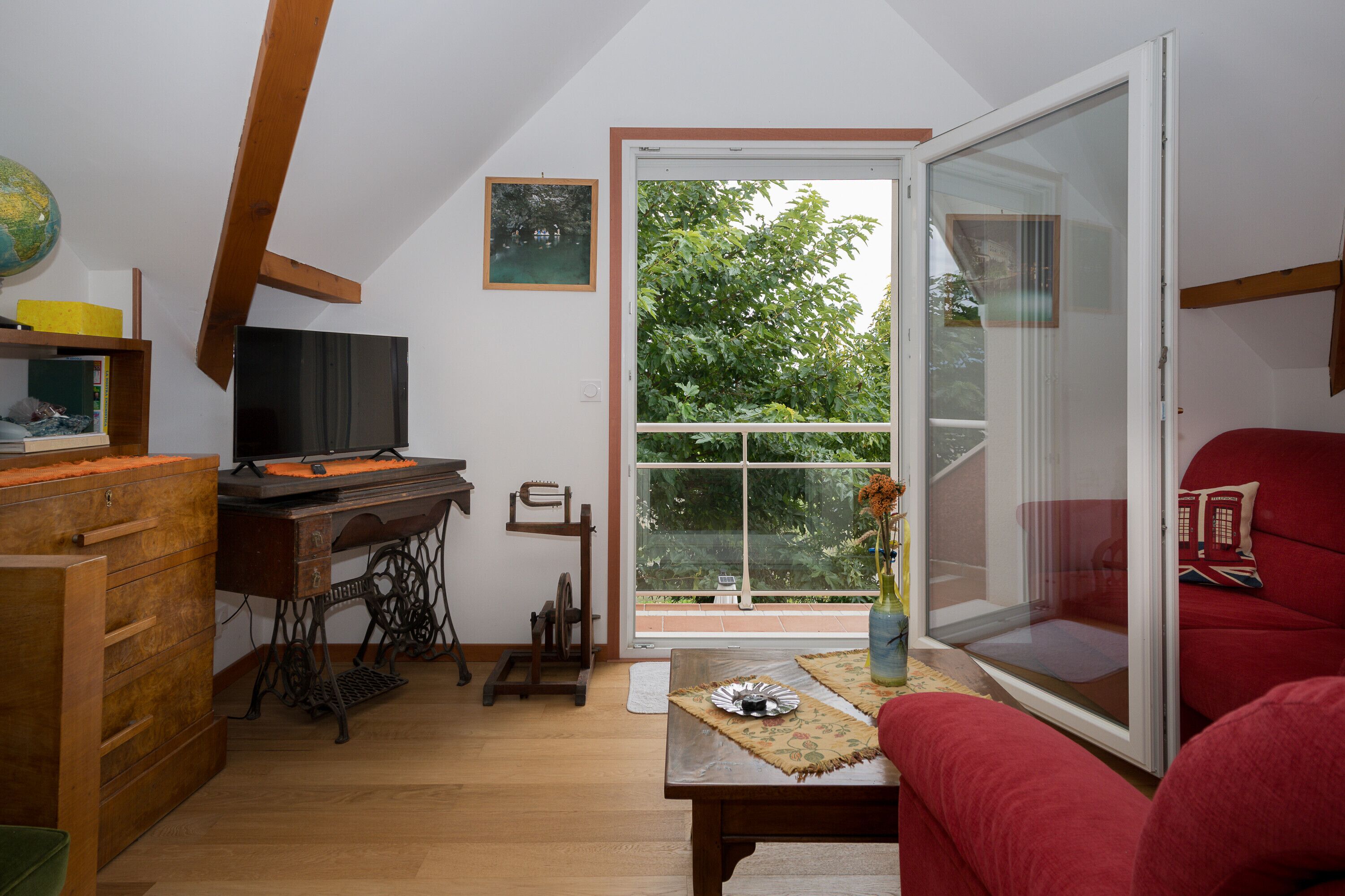 TV, fireplace, DVD player, stereo