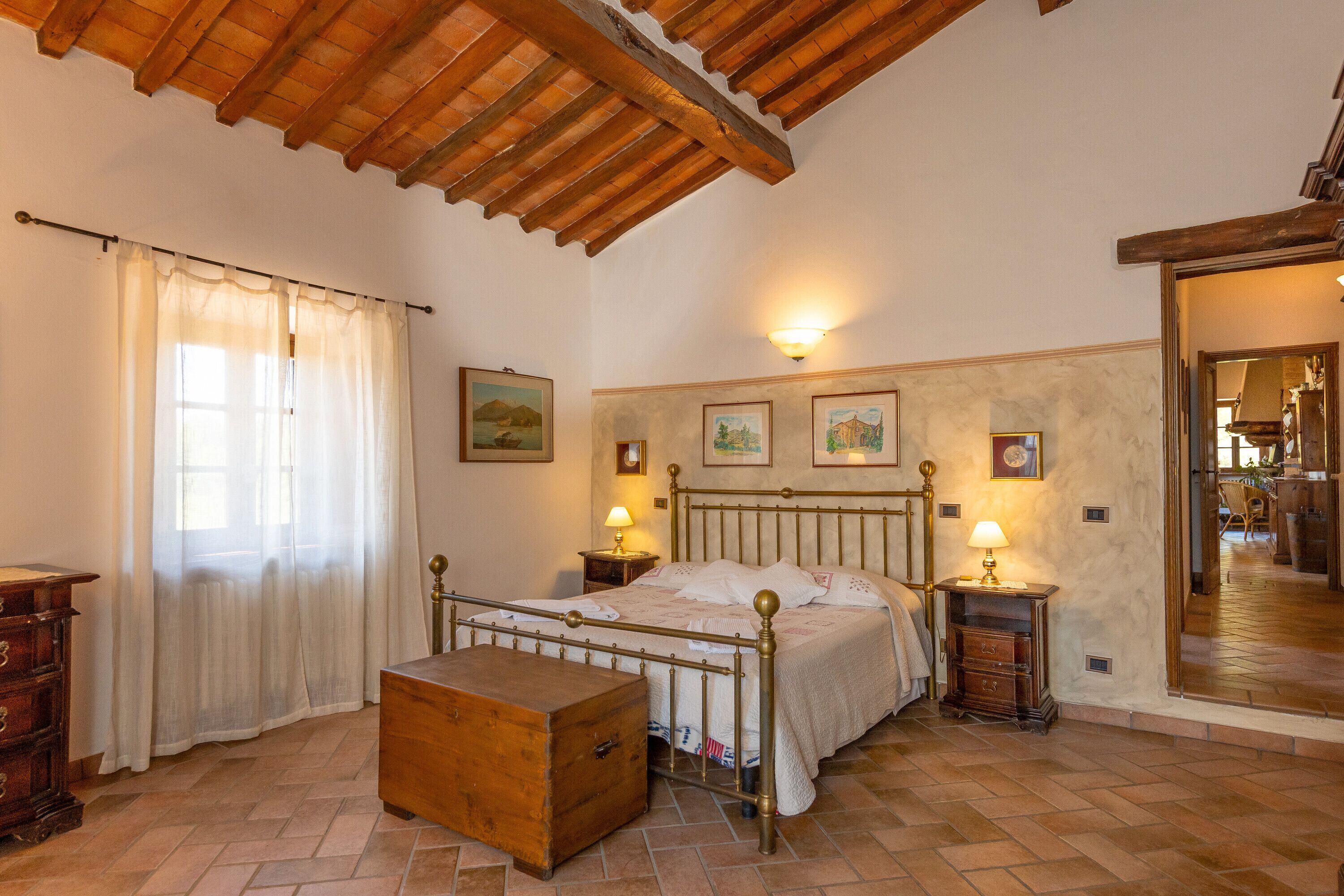 4 室のベッドルーム、アイロン / アイロン台、WiFi (無料)、ベッドシーツ