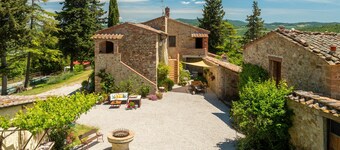 Holiday Home 'Podere Le Rote' with Private Pool, Garden, and Wi-Fi
