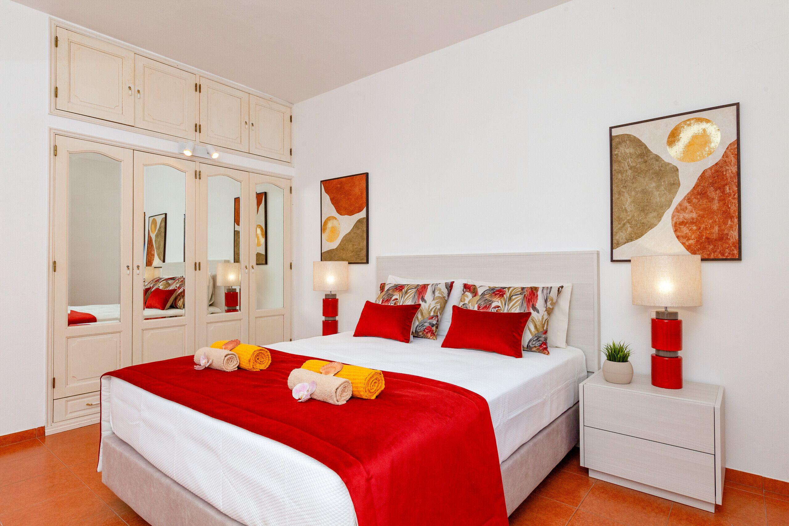 3 bedrooms, iron/ironing board, free WiFi, bed sheets