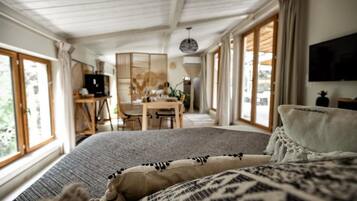 Panorama kamer | Luxe beddengoed, een minibar met enkele gratis items