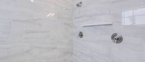 House (4 Bedrooms) | Front of property