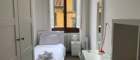 4 chambres, fer et planche à repasser, Wi-Fi gratuit, draps fournis