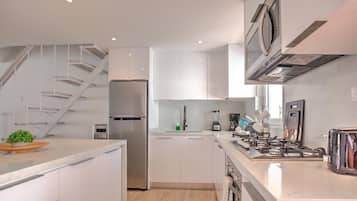 Fridge, microwave, coffee/tea maker, toaster