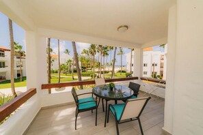 Outdoor dining - Ocean View Beautiful Apartment STM D201 (BAVARO)