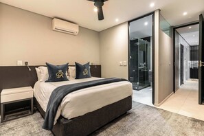 3 Schlafzimmer, Schreibtisch, Bügeleisen/Bügelbrett, WLAN