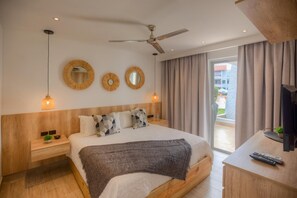 1 bedroom, bed sheets