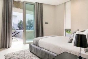 3 bedrooms, desk, iron/ironing board, WiFi