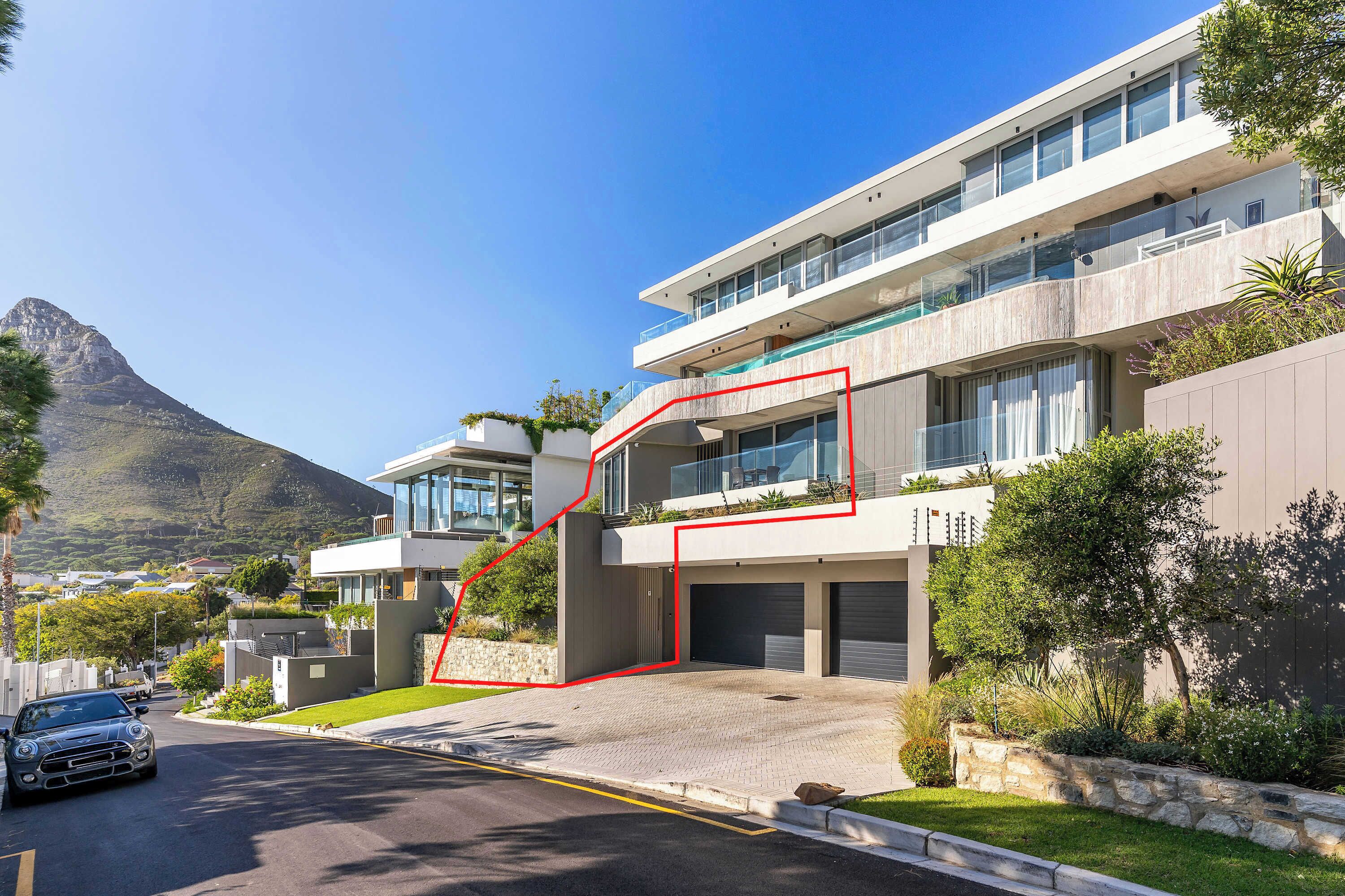 Vista Maris - Luxury Apt in Camps Bay with pool Reviews, Deals