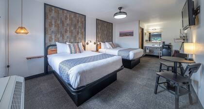 8-Hansen Inn & Cabins, Room, Double Queen, Second Floor, No Pets, No Smoking