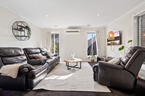 Smart-TV, peis og kontorer