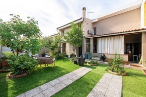 Property grounds - Apartment 'Luxi Noa' with Private Terrace, Wi-Fi and Air Conditioning (Quartu Sant'Elena)