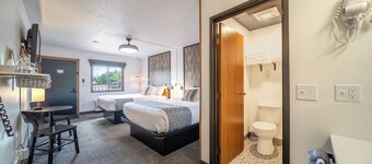 Hansen Inn & Cabins, Room, Double Queen, Second Floor, No Smoking, No Pets