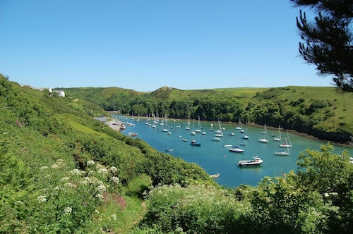 Ty Tatws, Fishguard - Two Bedroom Cottage, Sleeps 4