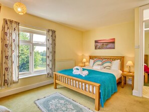 3 quartos, ferros/tábuas de passar roupa, Wi-Fi de cortesia