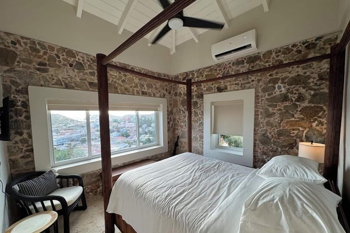 Deluxe Studio Suite (La Torre) | 1 bedroom, premium bedding, individually decorated