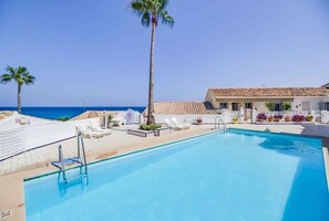 Pool - Apartment with Sea View, Wi-Fi and Air Conditioning (Las Lagunas de Mijas)