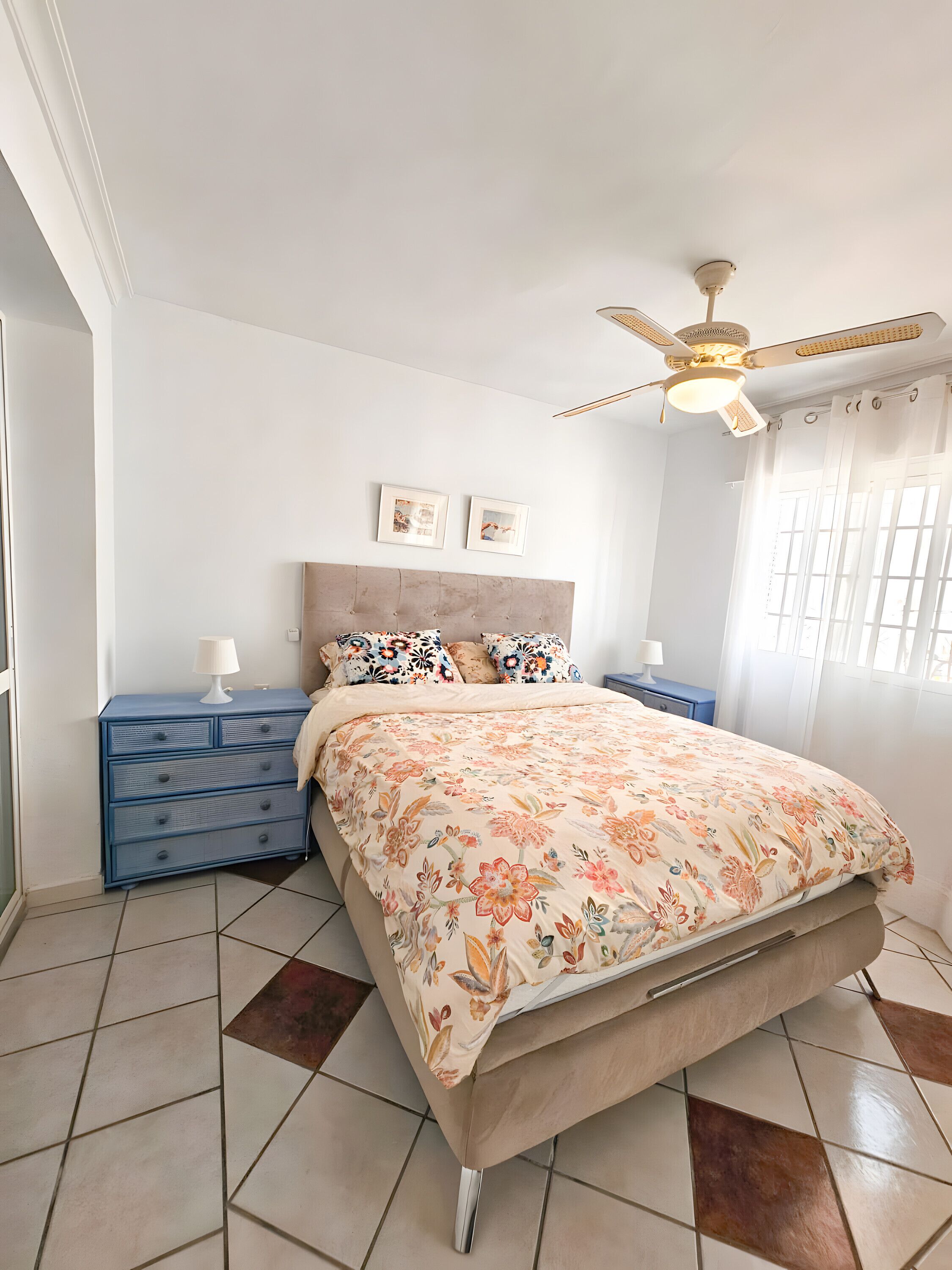 2 habitaciones, tabla de planchar con plancha y wifi gratis 