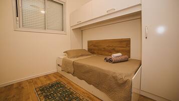 Apartment | 2 bedrooms, hypo-allergenic bedding, individually decorated