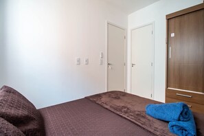 2 bedrooms, hypo-allergenic bedding, individually decorated