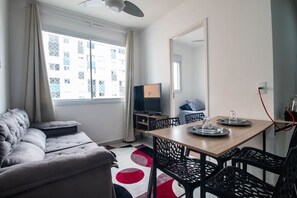 Apartemen | Area keluarga | TV