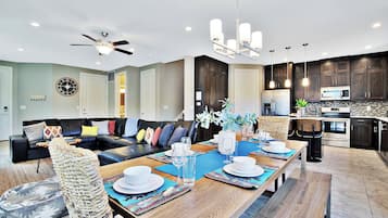 Family House | In-room dining