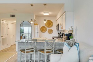 Apartment (1 Bedroom) | Interior - The Sea Chord Gulf & Lake Views Balcony + Pool (Santa Rosa Beach)