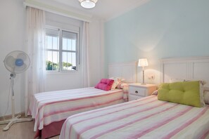 3 chambres, fer et planche Ă repasser, accĂšs au Wi-Fi (inclus)