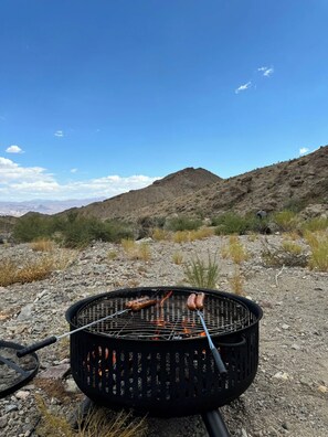Property grounds - Desert Oasis Grand Suite in Mojave Desert (Searchlight)