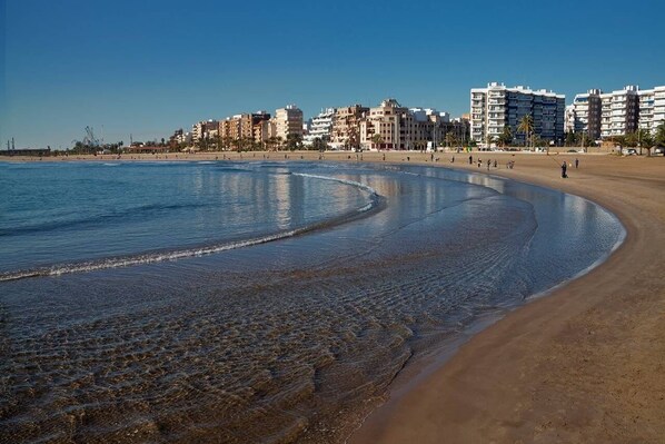Una playa cerca