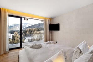 6 bedrooms, free WiFi, bed sheets