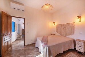 2 makuuhuonetta, silitysrauta/-lauta, ilmainen Wi-Fi, vuodevaatteet