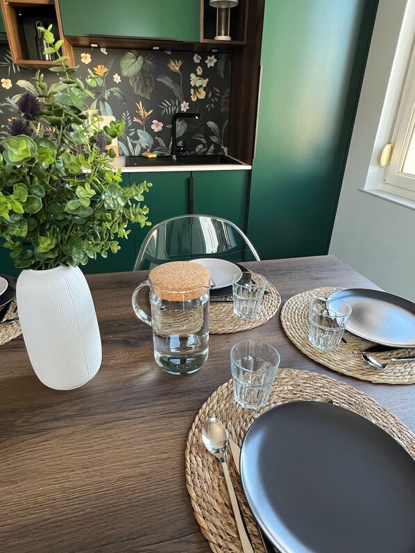 Dining - Tass. Treat yourself to an exceptional stay in the heart of Épinal! (Épinal)