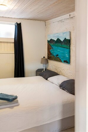 1 bedroom, iron/ironing board, travel crib, WiFi