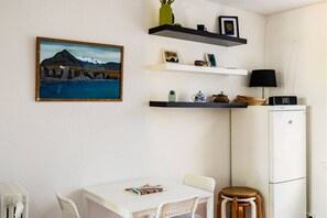 Dining - Charming Split-Level Apartment in the Heart of Reykjavík (Reykjavík)